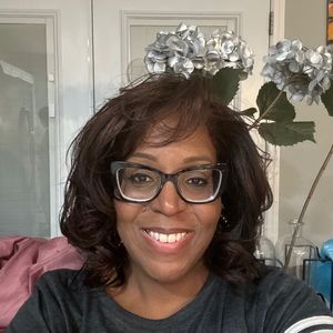Meet your Posher, Derisha